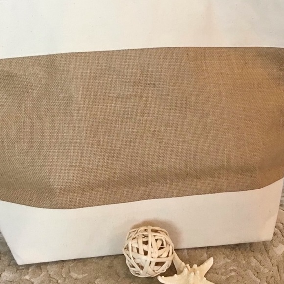 Disney Cruise Line Castaway Club Zippered Tote - Picture 3 of 4